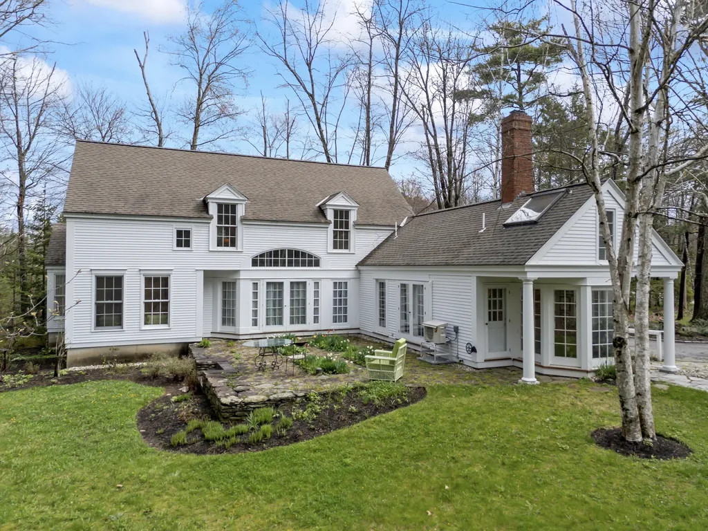 18 Zeitler Farm Road Brunswick ME 04011