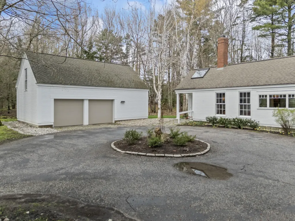 18 Zeitler Farm Road Brunswick ME 04011
