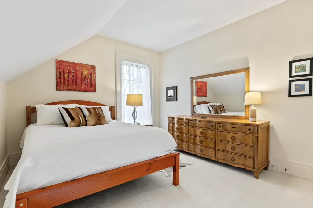 18 Zeitler Farm Road Brunswick ME 04011