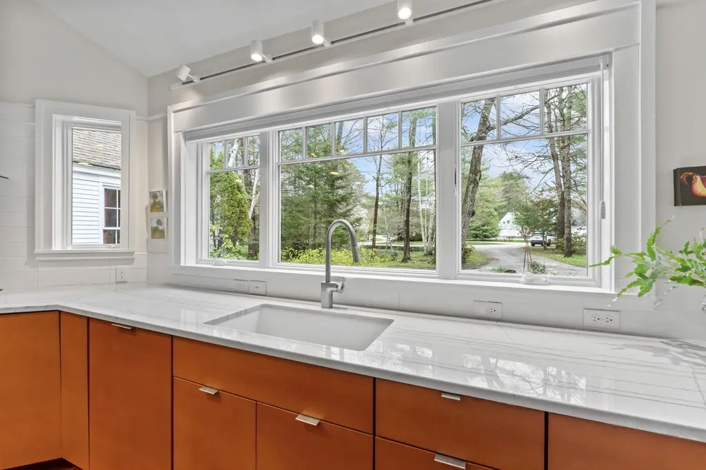 18 Zeitler Farm Road Brunswick ME 04011