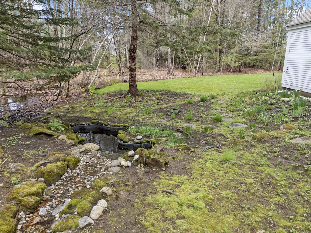 18 Zeitler Farm Road Brunswick ME 04011