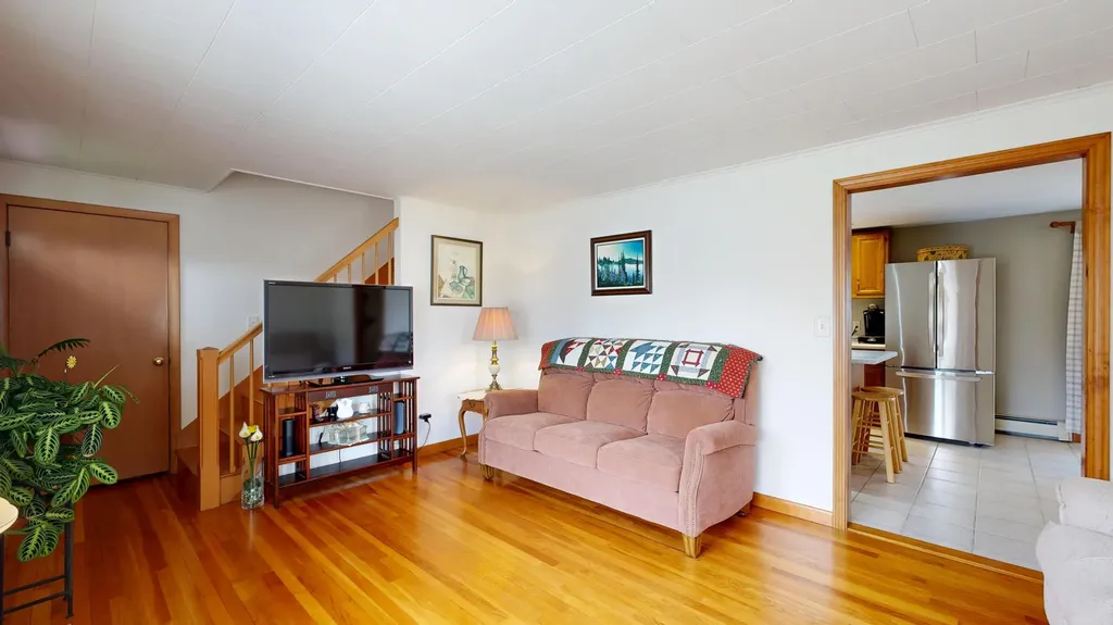 17 Orchard Circle Lewiston ME 04240