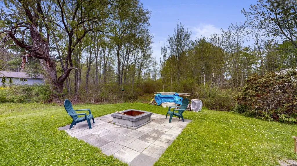 17 Orchard Circle Lewiston ME 04240