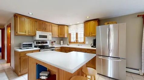 17 Orchard Circle Lewiston ME 04240