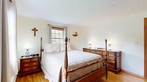 17 Orchard Circle Lewiston ME 04240