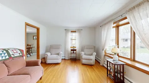 17 Orchard Circle Lewiston ME 04240