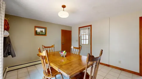17 Orchard Circle Lewiston ME 04240