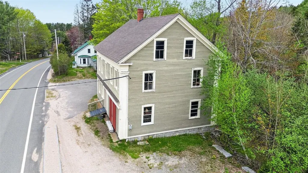 2100 U.s. 1 Sullivan ME 04684