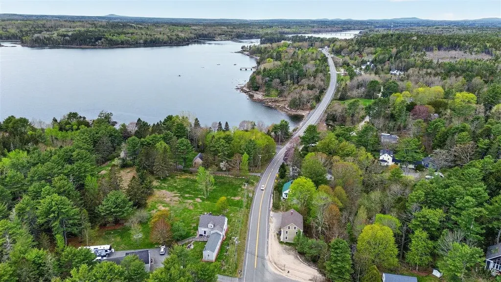 2100 U.s. 1 Sullivan ME 04684