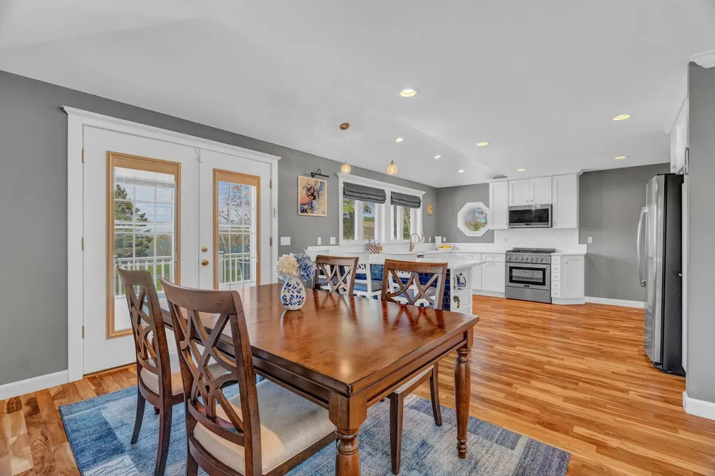 7 Hodgdon Lane Boothbay ME 04537