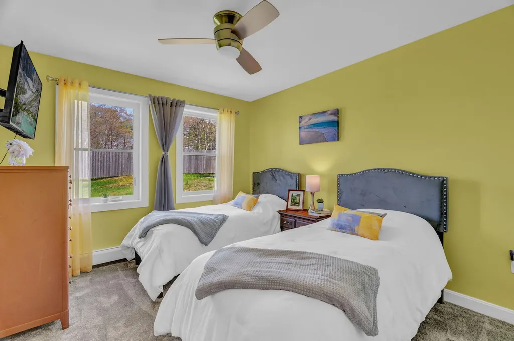 7 Hodgdon Lane Boothbay ME 04537