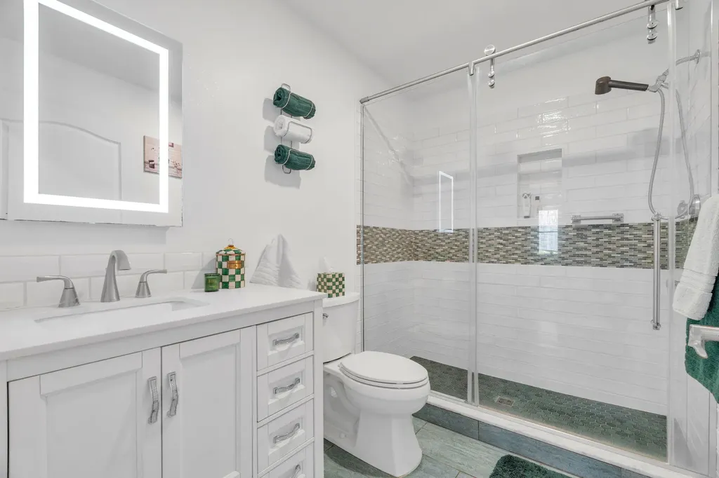 7 Hodgdon Lane Boothbay ME 04537