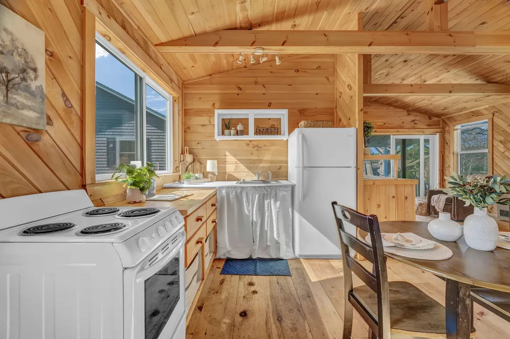 7 Hodgdon Lane Boothbay ME 04537