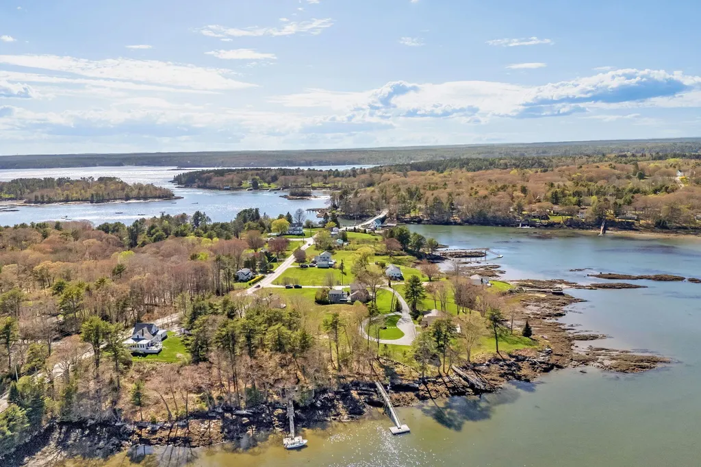 7 Hodgdon Lane Boothbay ME 04537
