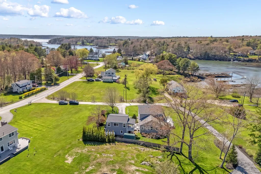 7 Hodgdon Lane Boothbay ME 04537