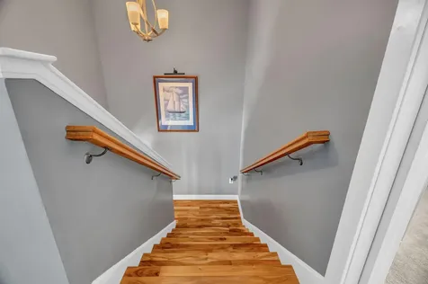 7 Hodgdon Lane Boothbay ME 04537