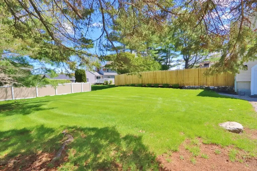 16 Willow Way Brewer ME 04412