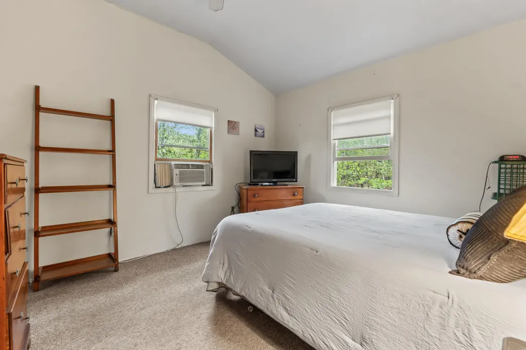 40 Highpoint Drive Frye Island ME 04071