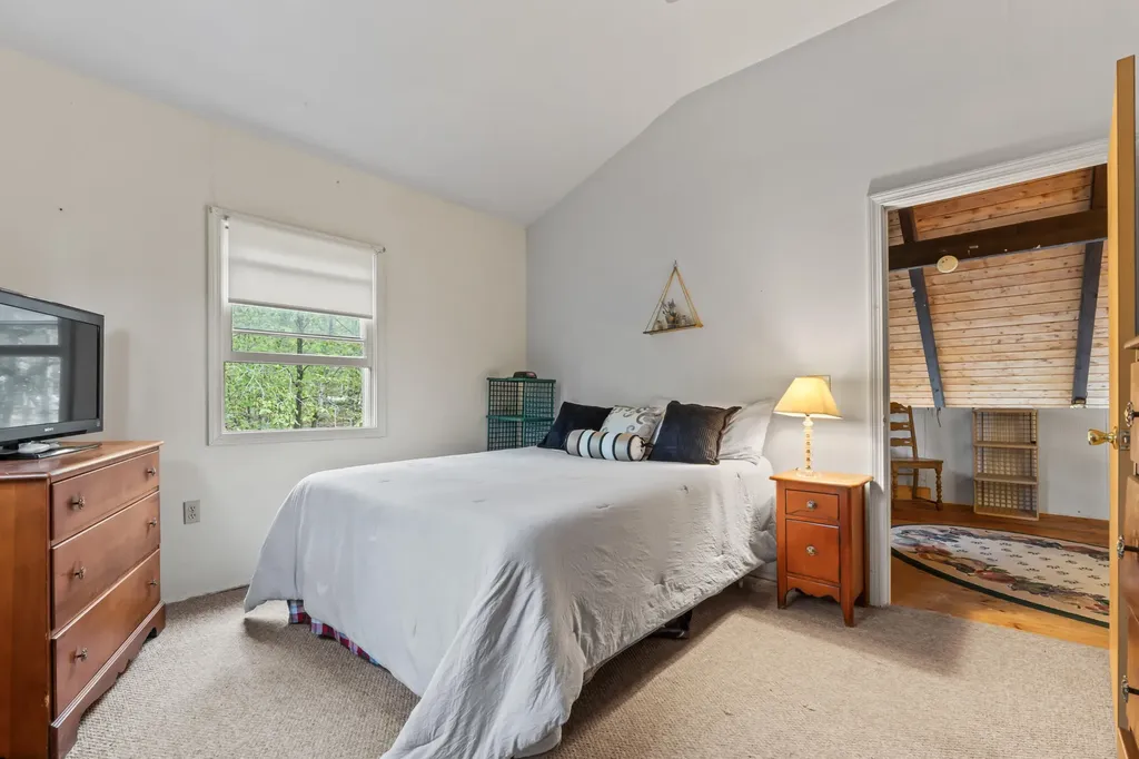 40 Highpoint Drive Frye Island ME 04071