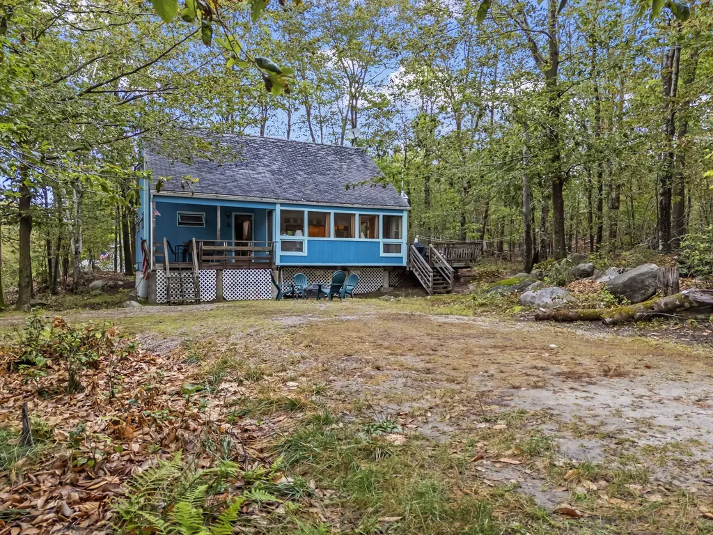 40 Highpoint Drive Frye Island ME 04071