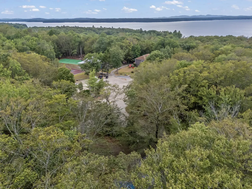40 Highpoint Drive Frye Island ME 04071