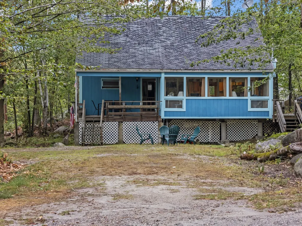 40 Highpoint Drive Frye Island ME 04071