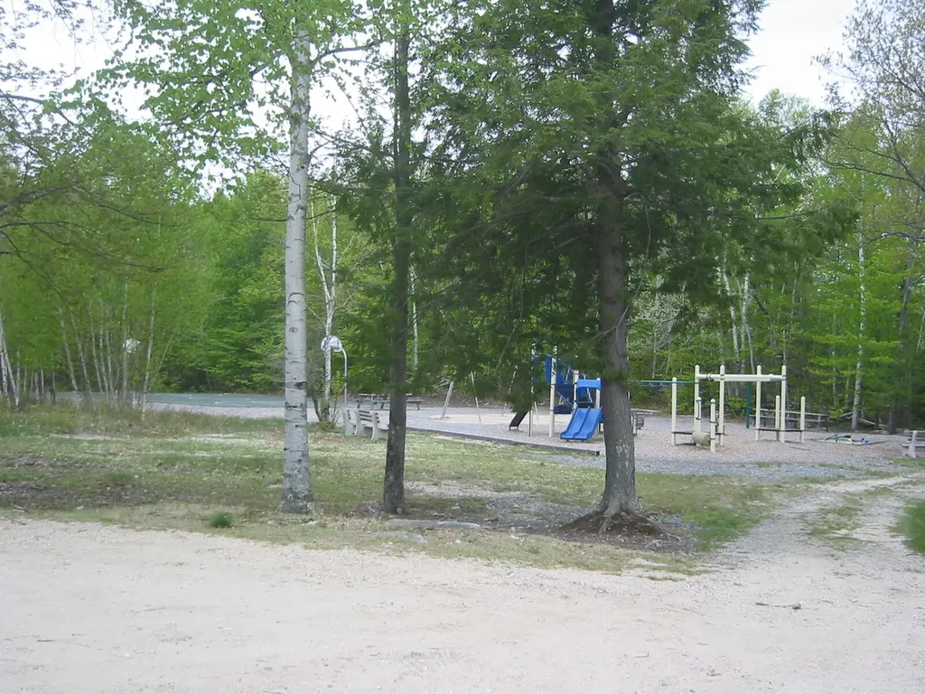 40 Highpoint Drive Frye Island ME 04071