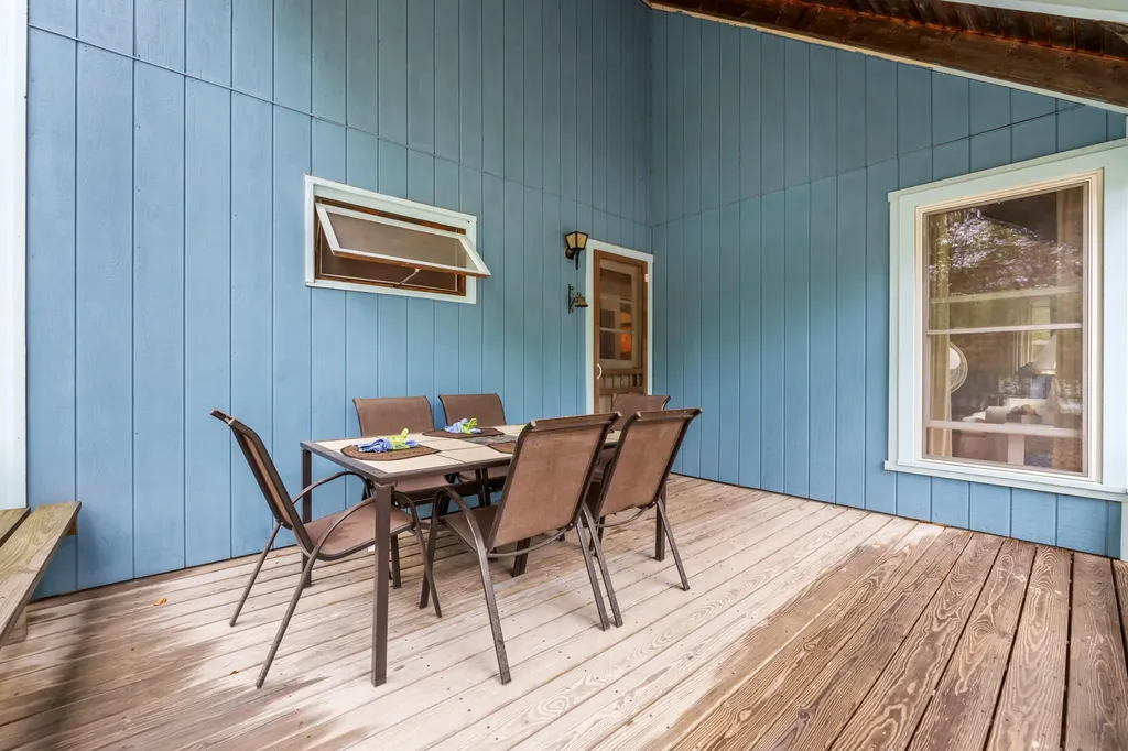 40 Highpoint Drive Frye Island ME 04071