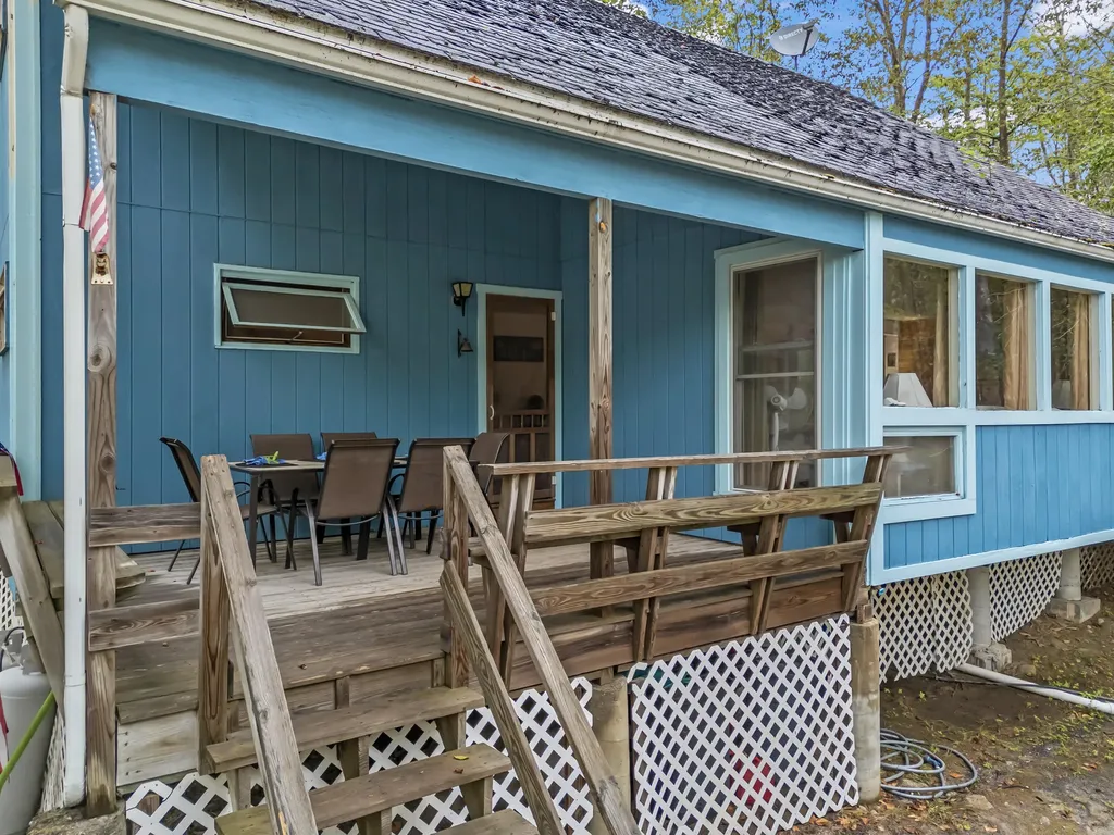 40 Highpoint Drive Frye Island ME 04071