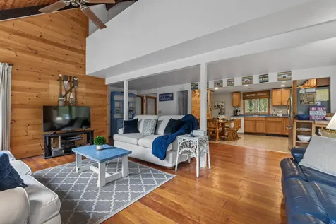40 Highpoint Drive Frye Island ME 04071