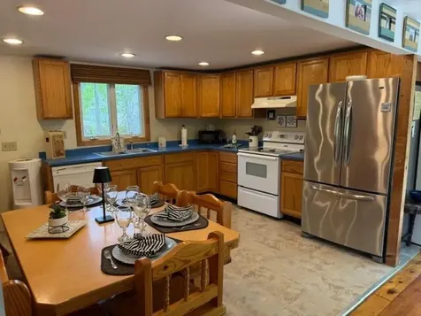 40 Highpoint Drive Frye Island ME 04071