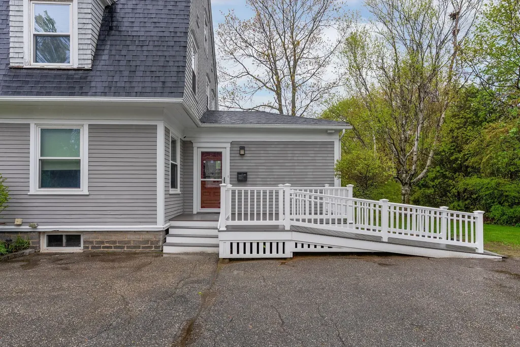 621 Main Street Lewiston ME 04240