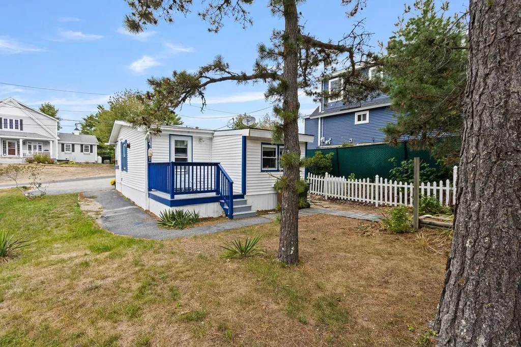 3 Island View Avenue Saco ME 04072