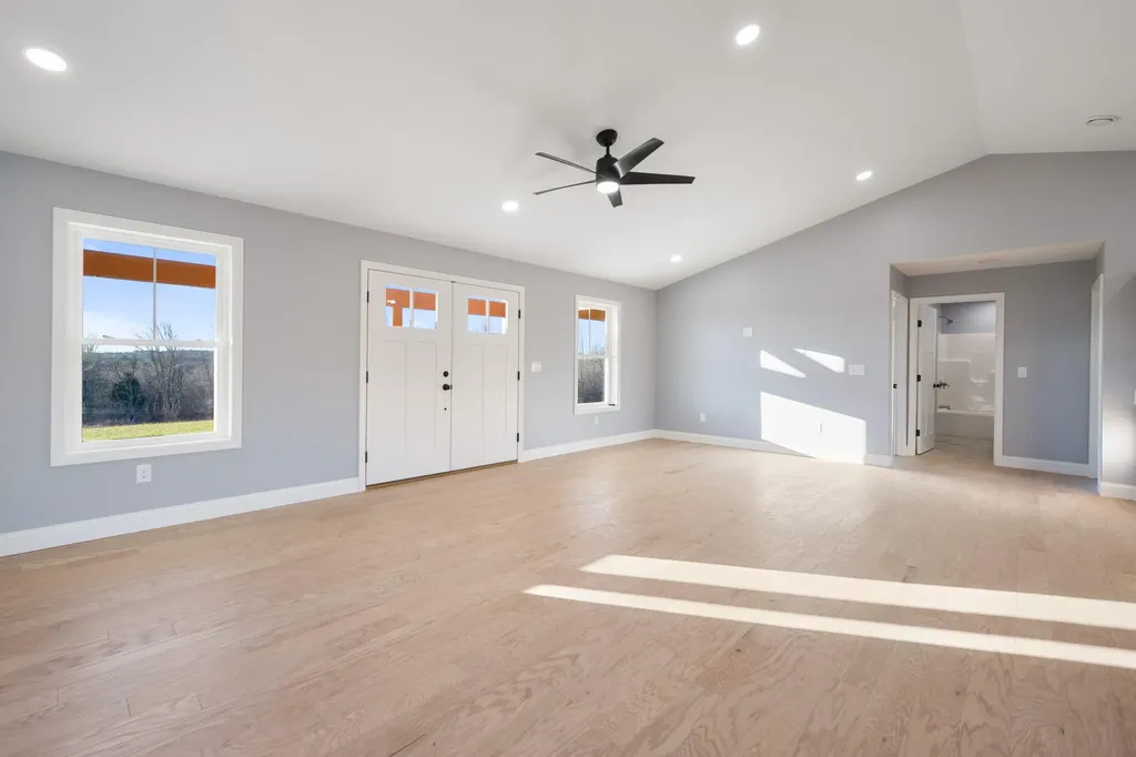 21 Mia Ridge Sidney ME 04330