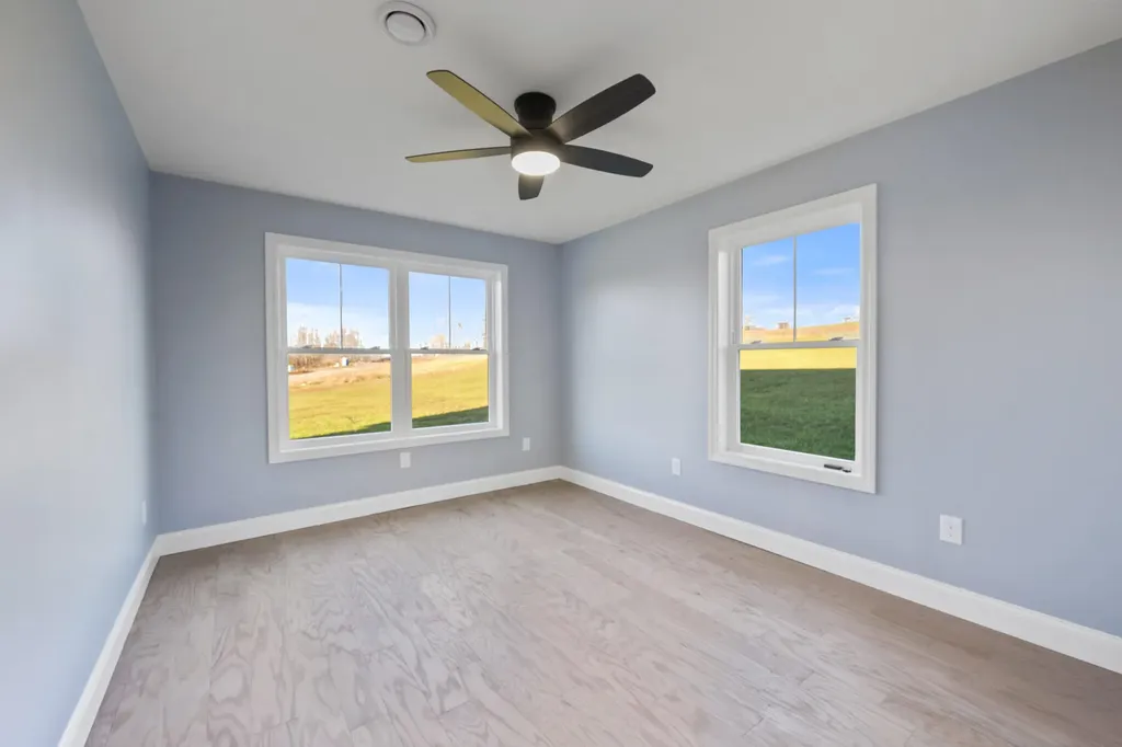 21 Mia Ridge Sidney ME 04330