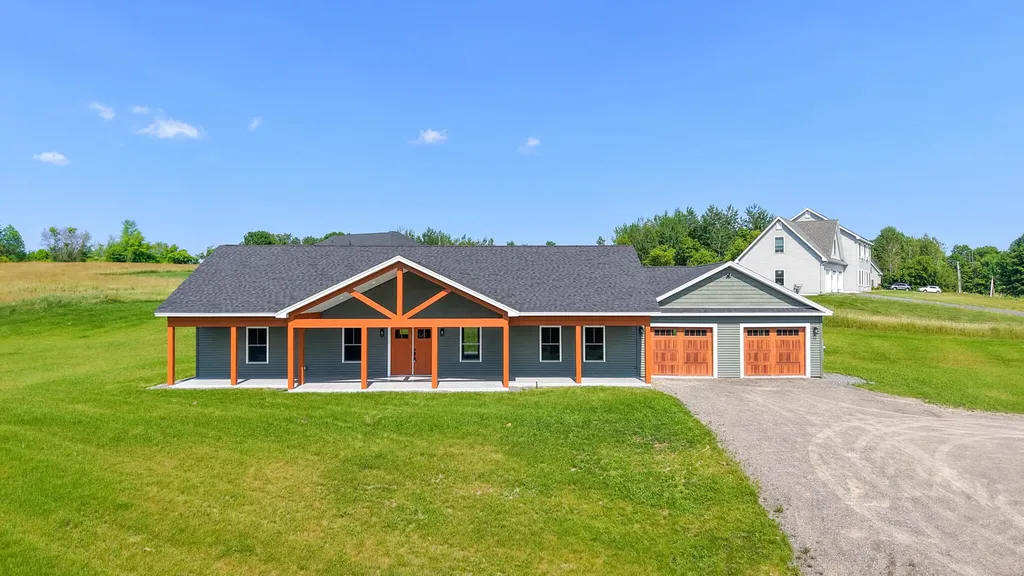 21 Mia Ridge Sidney ME 04330
