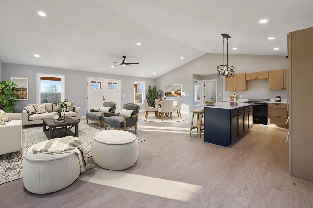 21 Mia Ridge Sidney ME 04330