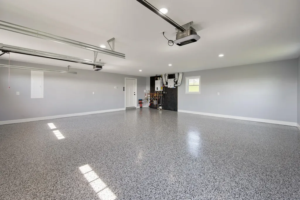 21 Mia Ridge Sidney ME 04330