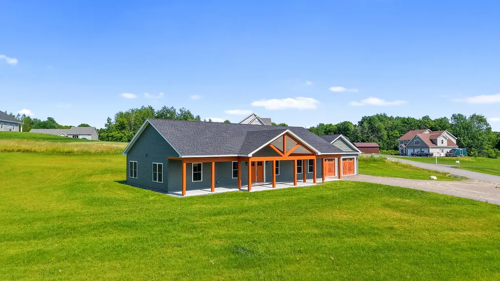 21 Mia Ridge Sidney ME 04330