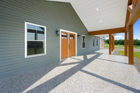 21 Mia Ridge Sidney ME 04330