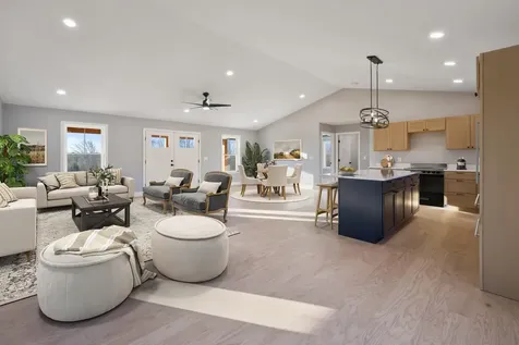 21 Mia Ridge Sidney ME 04330