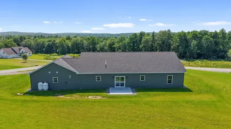 21 Mia Ridge Sidney ME 04330