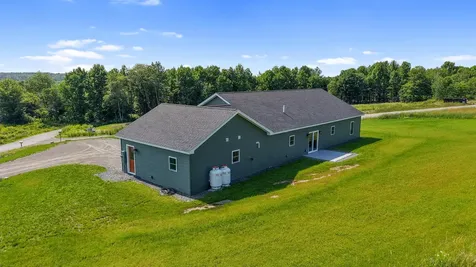 21 Mia Ridge Sidney ME 04330