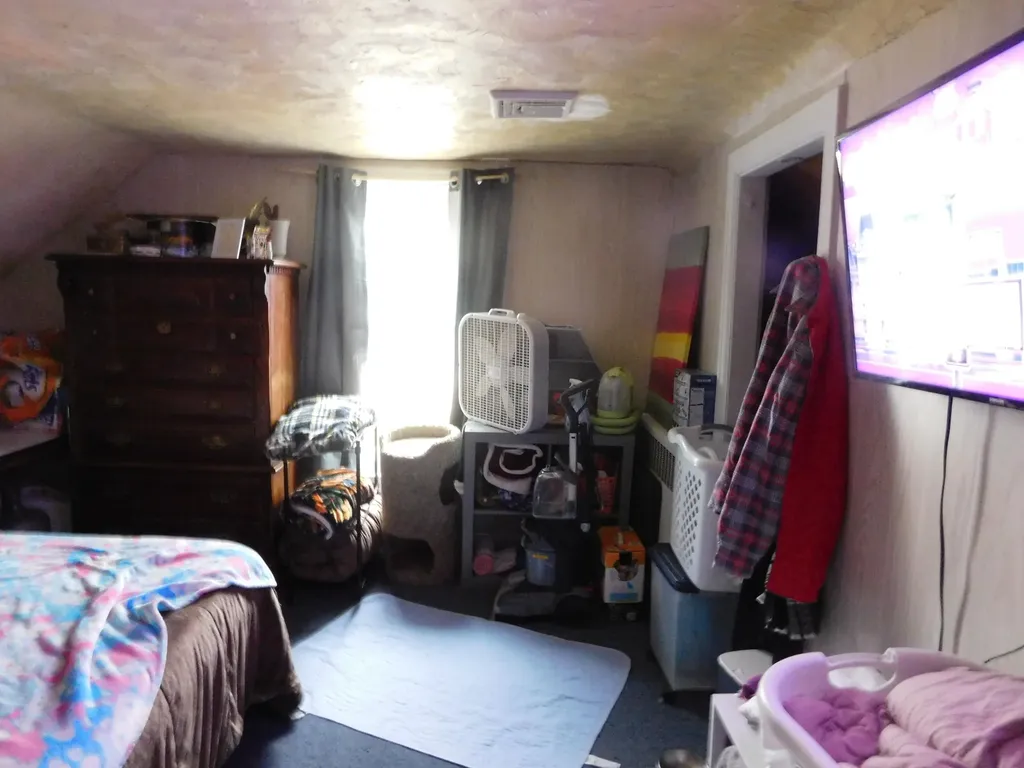 17 Vernon Street Bangor ME 04401