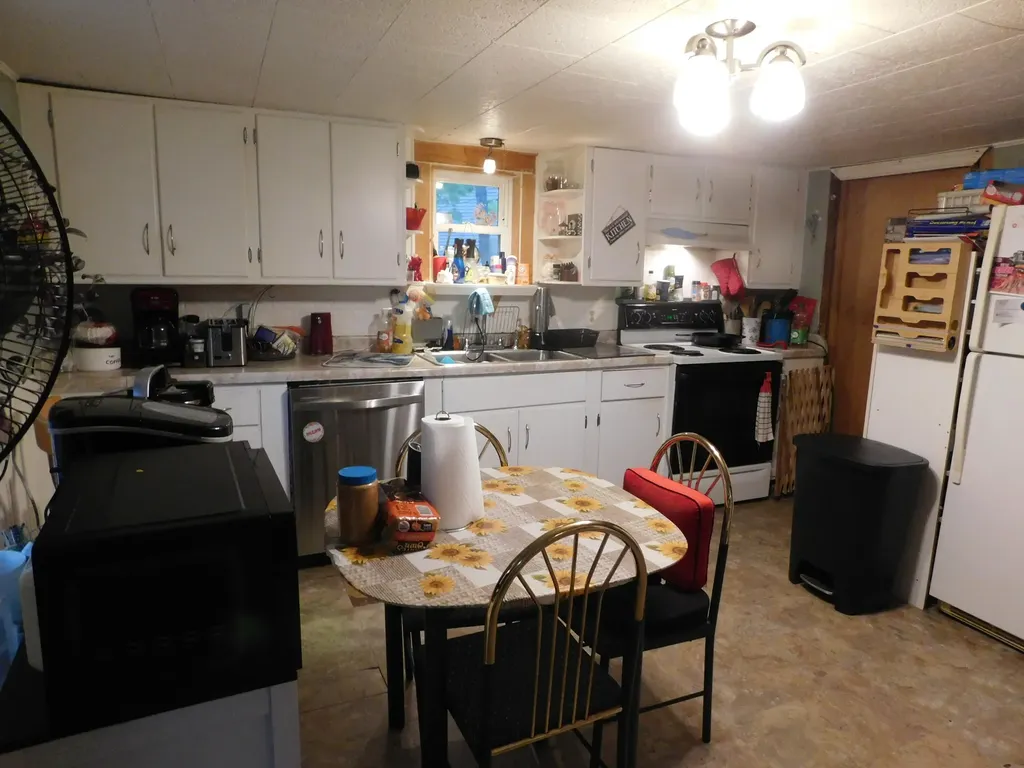 17 Vernon Street Bangor ME 04401