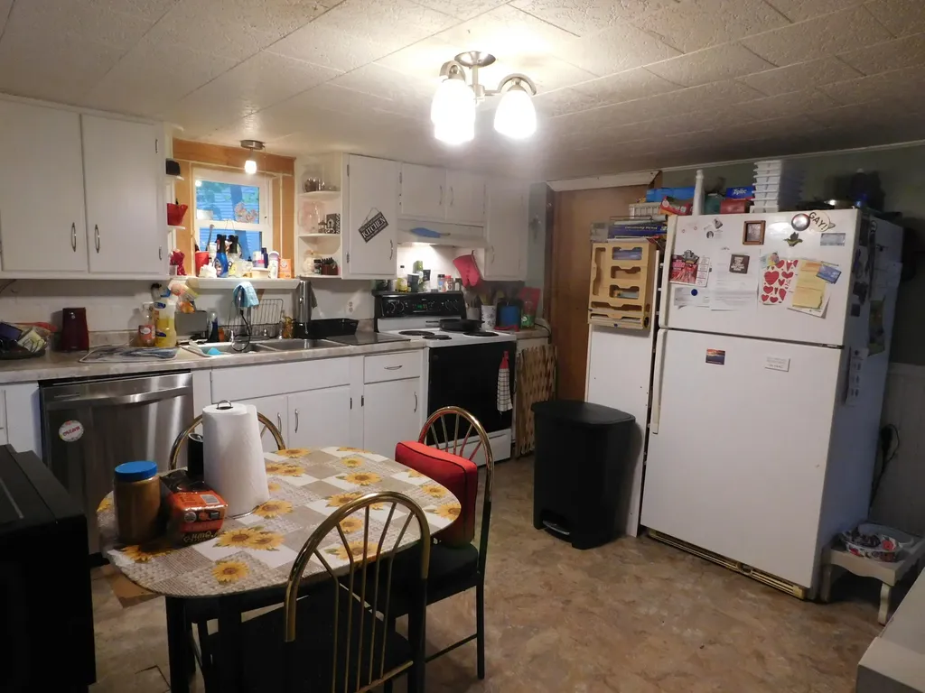 17 Vernon Street Bangor ME 04401