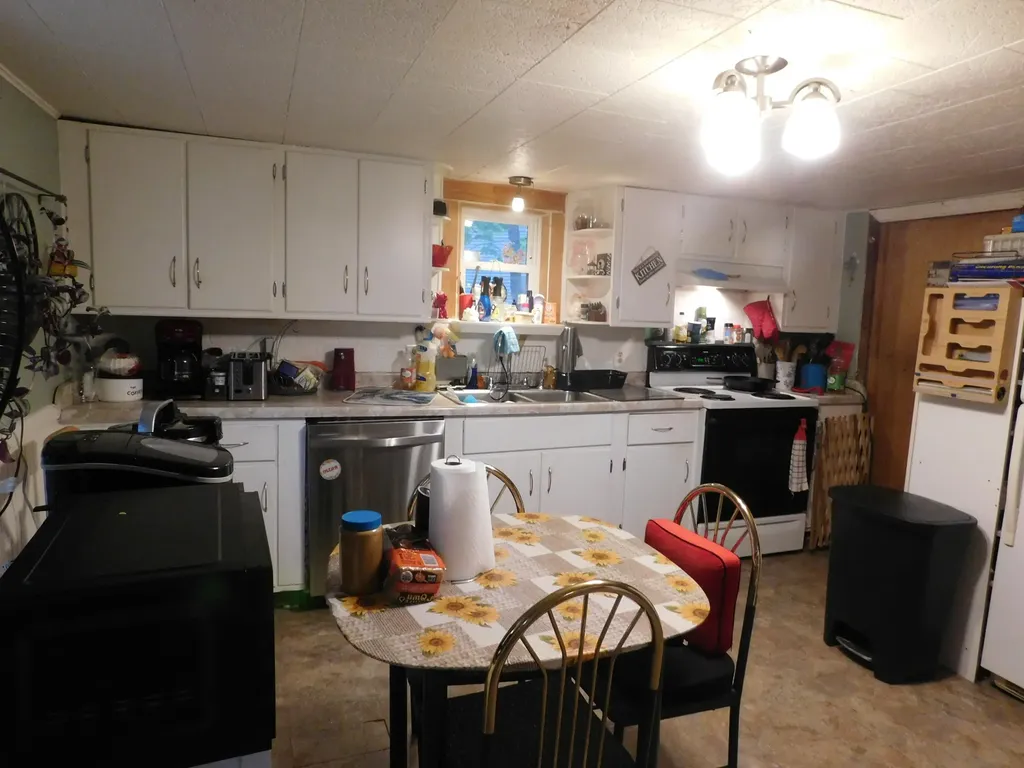 17 Vernon Street Bangor ME 04401