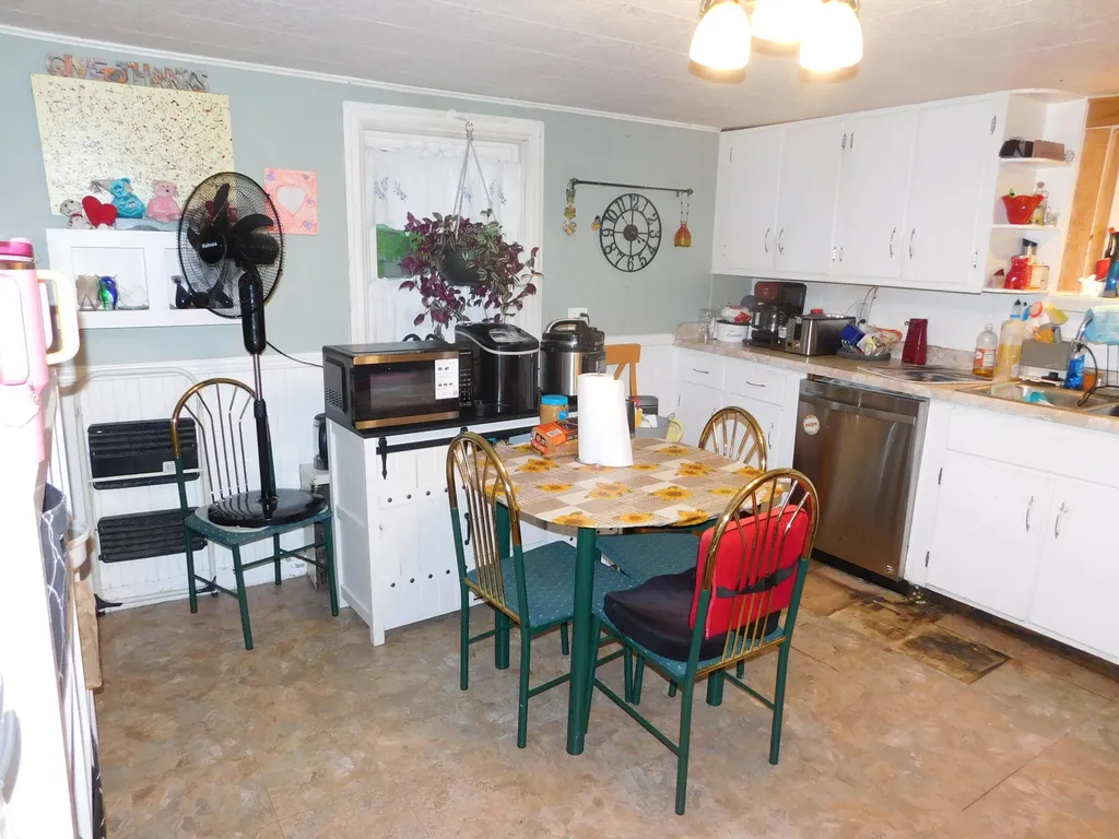17 Vernon Street Bangor ME 04401