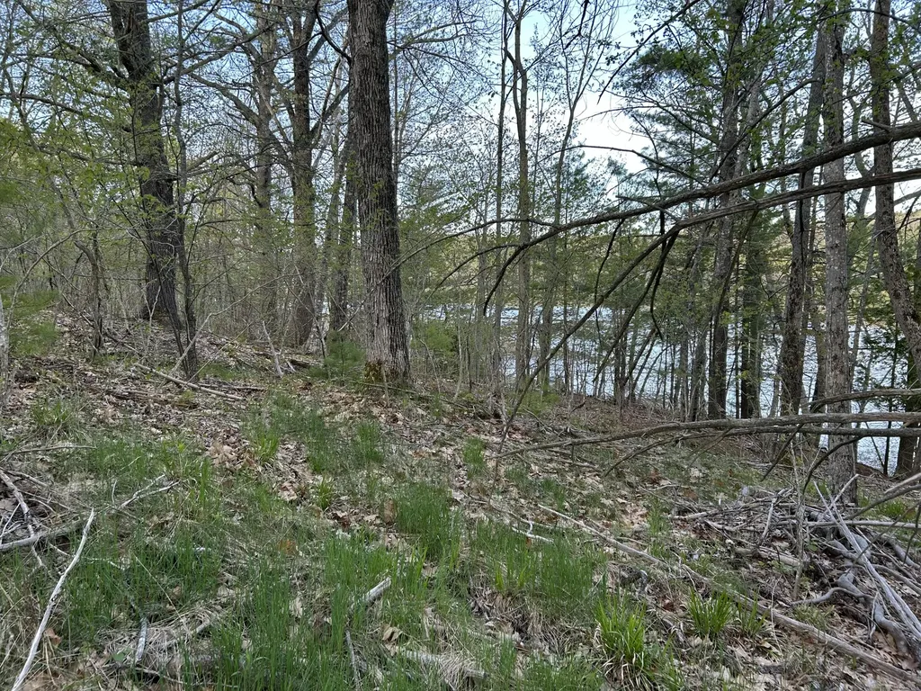 M46,L19,23 River Road Bucksport ME 04416
