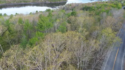 M46,L19,23 River Road Bucksport ME 04416